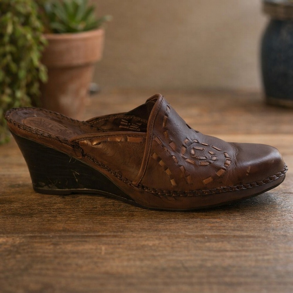 CLARKS‎ ARTISAN Brown Leather Wedge Mules 7M Comfort